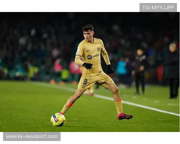 巴萨连续一脚出球，佩德里禁区外抽射入网